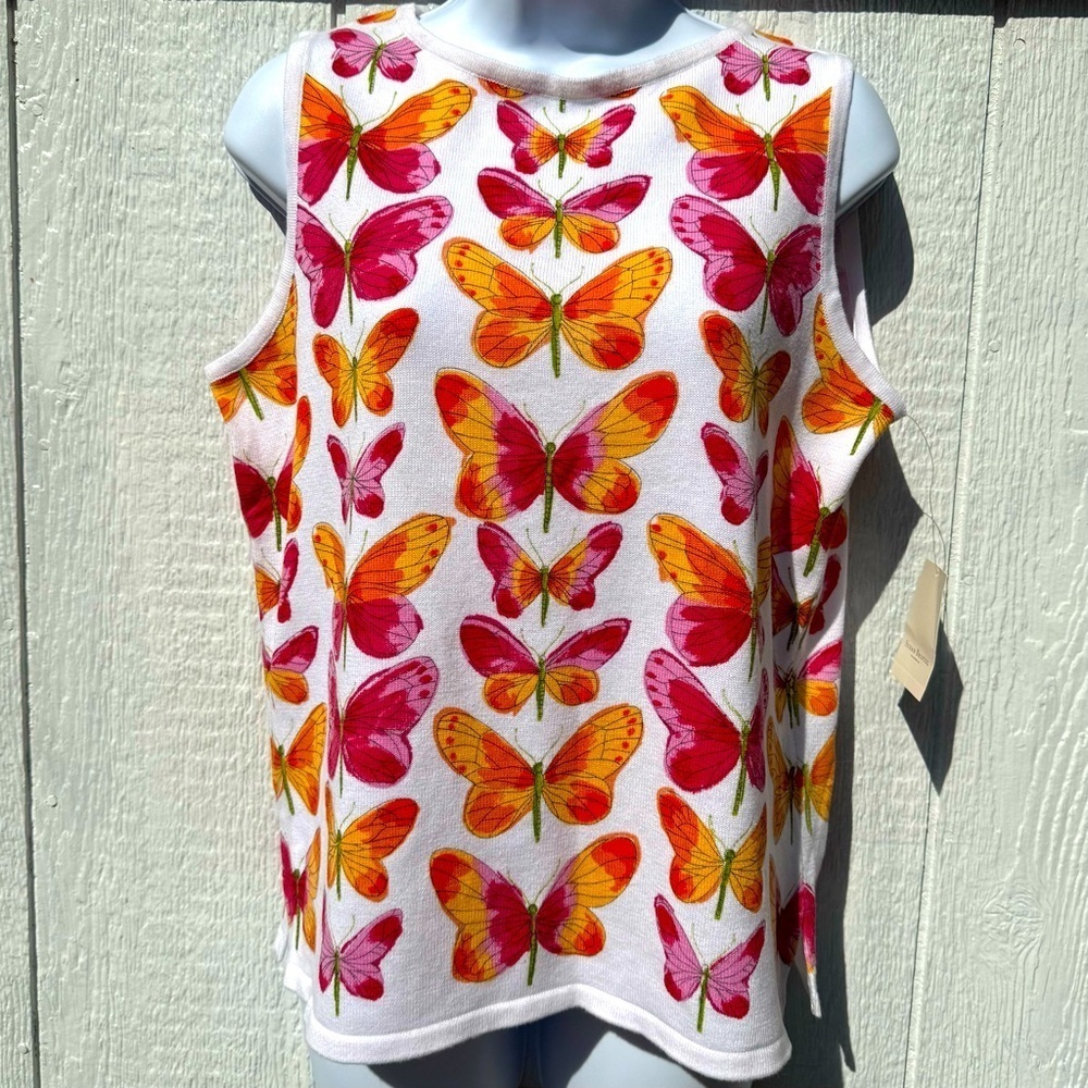 NWT Susan Bristol Women’s White Pink Butterfly Sleeveless Knit Sweater Top M